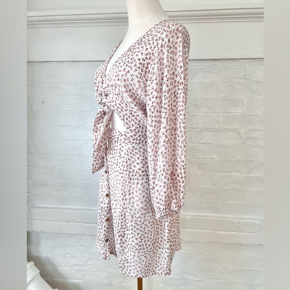 Faithfull The Brand Trinidad Mini Dress Rae Pink Ditzy Floral Tie Front Cut Out - Picture 5 of 16